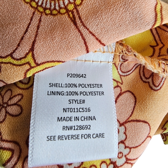 Madden‎ NYC Crop Top Tie Back Blouse Shirt Flowers - Picture 3 of 5